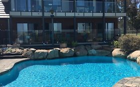 The View On Grossmans